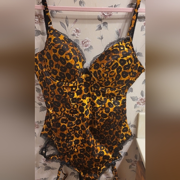 Meet your Posher, Jessica - Picture 2 of 4